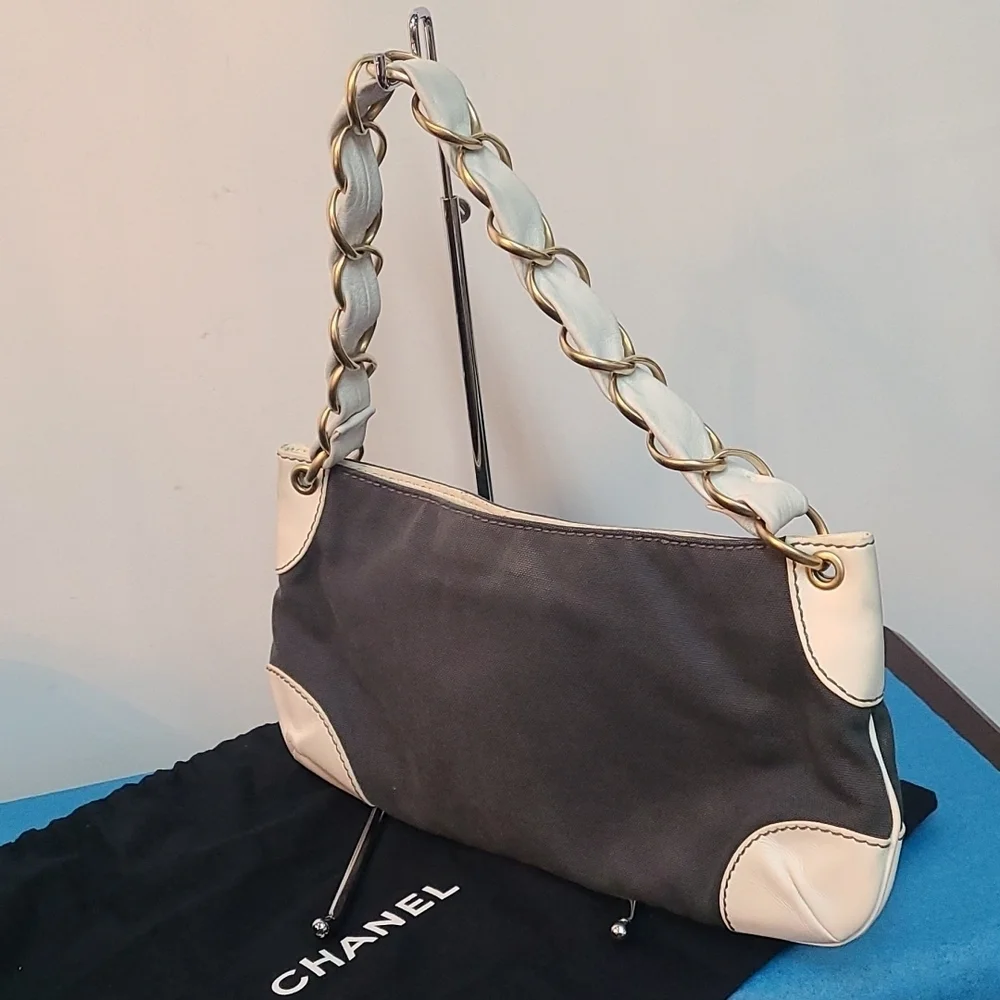 CHANEL CC Vintage Olsen Bag - Picture 7 of 17